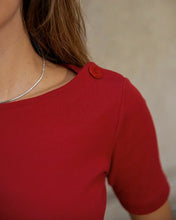 Carregar imagem no visualizador da galeria, Blusa botão vermelho
